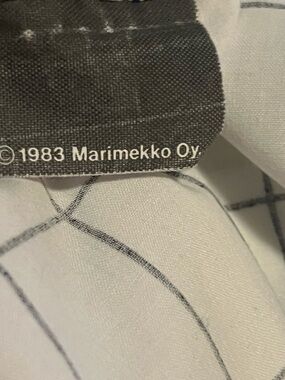 Marimekko White Fabric with Black Grid Lines bedsheet